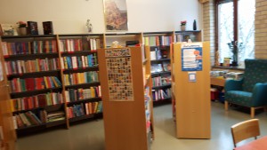 En del av vårt fina skolbibliotek.